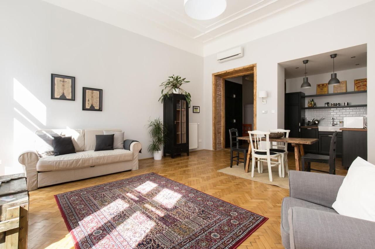 King Rustik & Central Apartment Budapeste Exterior foto